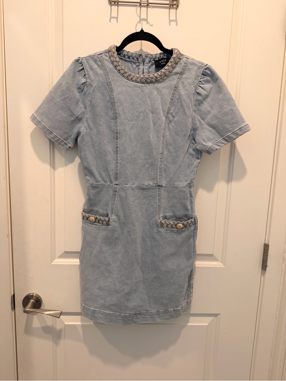 VICI Weekend Stroll Denim
Mini Dress Size S